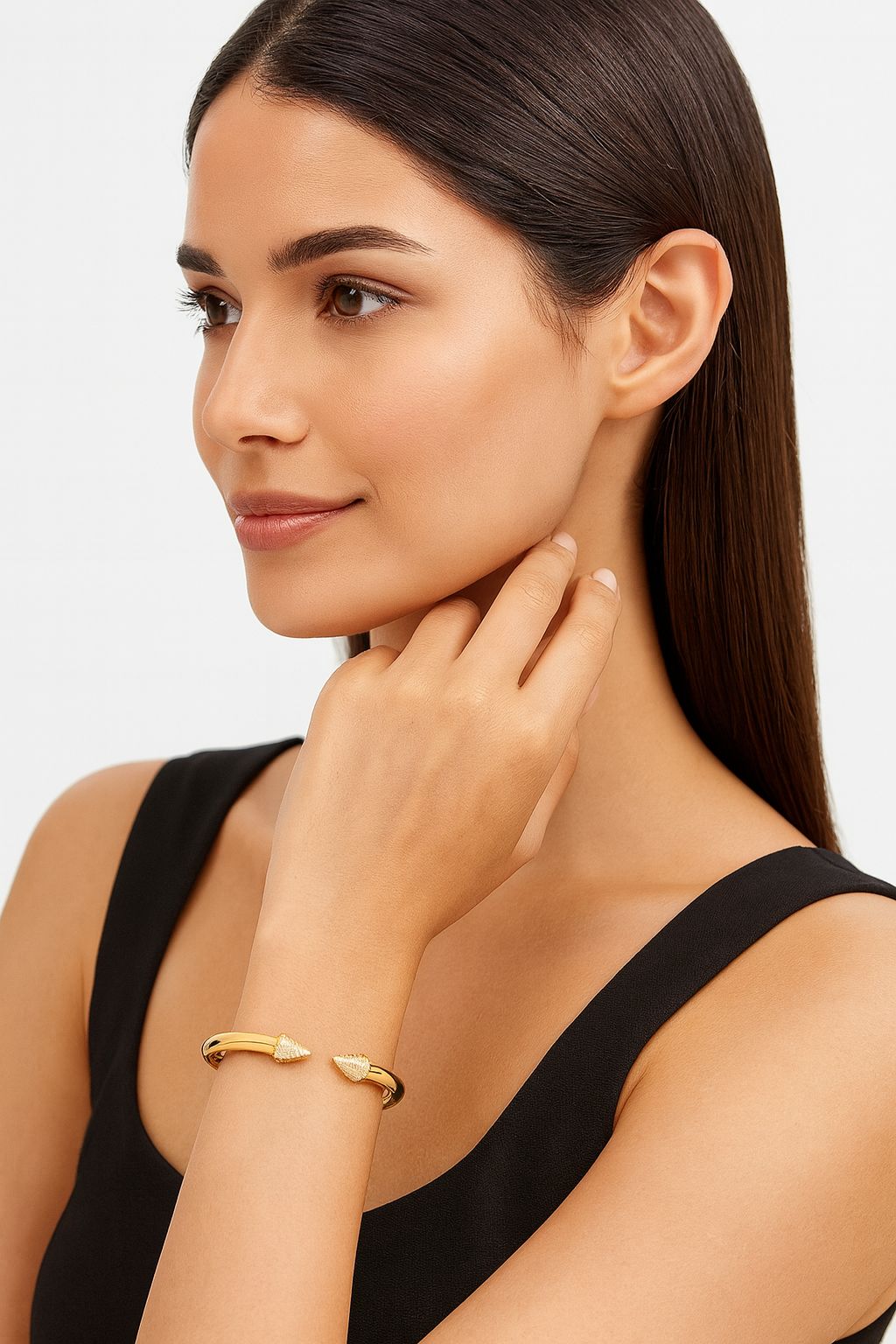 La DiaMantés | Golden Arrow Diamond Bracelet